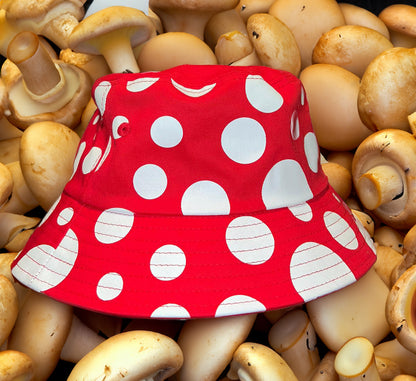 RED "MUSHROOM" BUCKET HAT