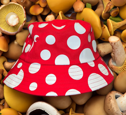 RED "MUSHROOM" BUCKET HAT